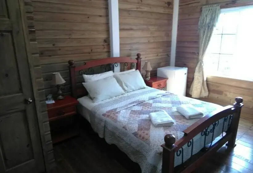 اتاق لوکس, Y Restaurante Casa Escondida