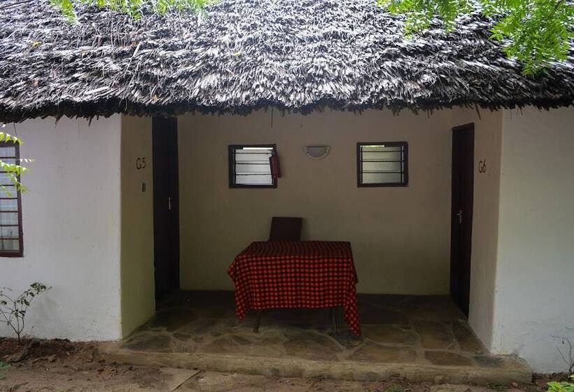 اتاق استاندارد با چشم‌انداز باغ, Kilifi Maghreb