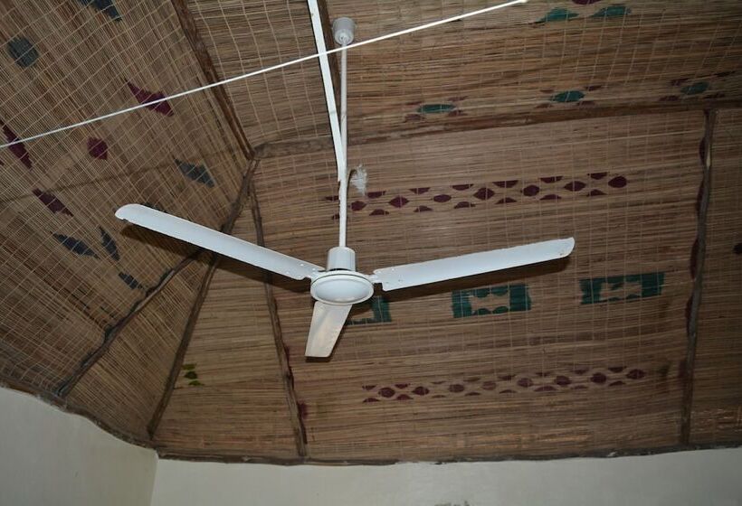 اتاق استاندارد با چشم‌انداز باغ, Kilifi Maghreb