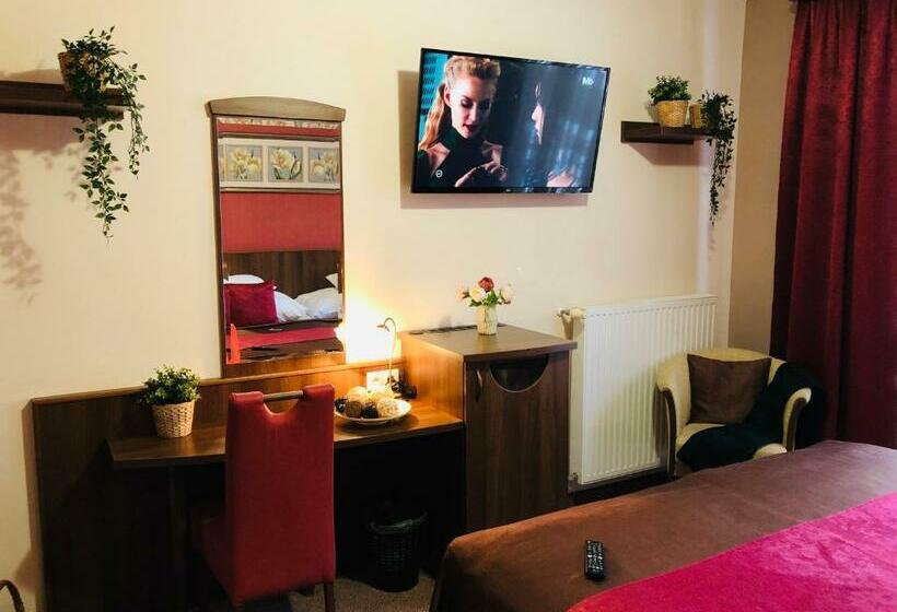 חדר קלאסי, Ambrózia étterem és Panzió