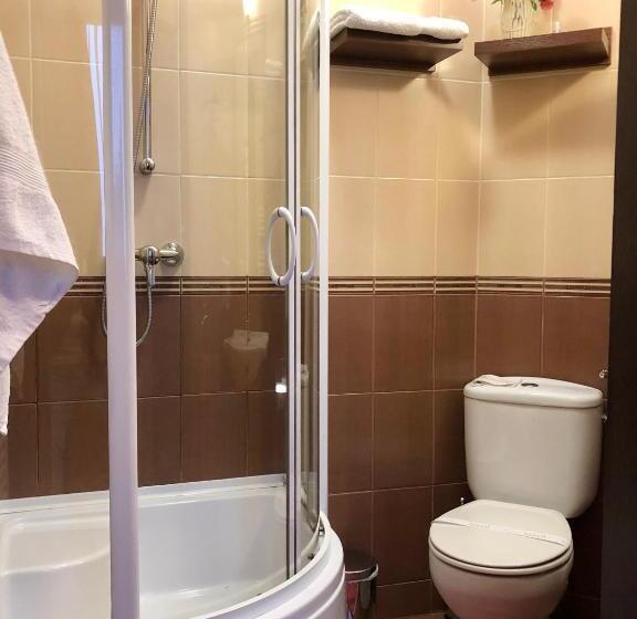 חדר קלאסי, Ambrózia étterem és Panzió