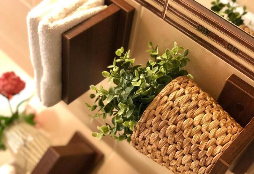 חדר קלאסי, Ambrózia étterem és Panzió