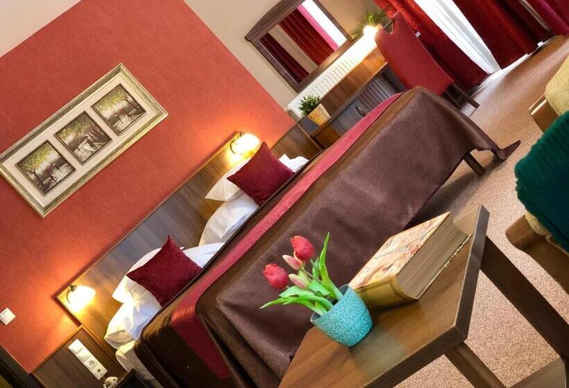 חדר סופריור, Ambrózia étterem és Panzió