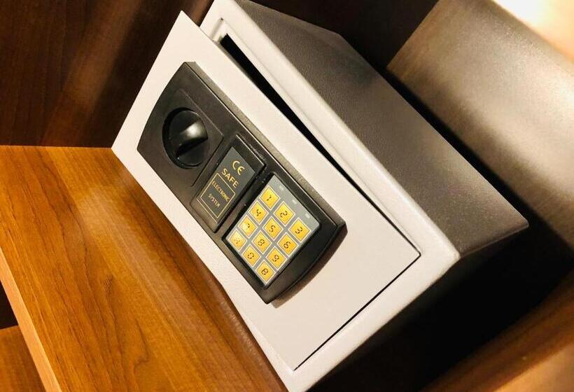 חדר סופריור, Ambrózia étterem és Panzió