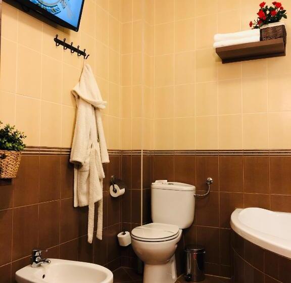 חדר סופריור, Ambrózia étterem és Panzió