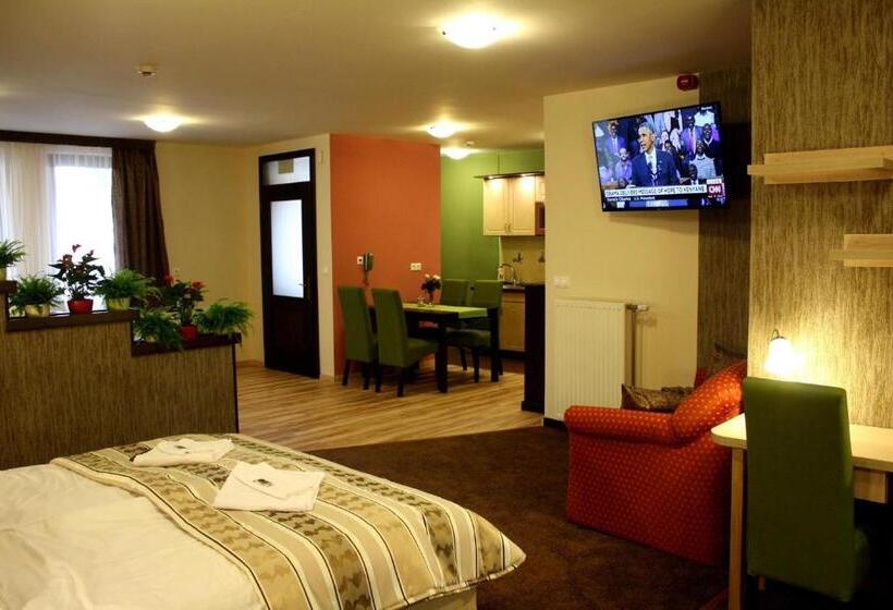 דירת חדר סופריור, Ambrózia étterem és Panzió