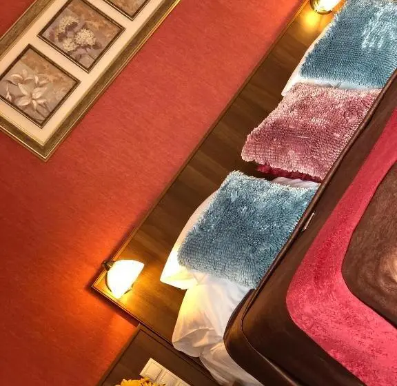 デラックスルーム, Ambrózia étterem és Panzió
