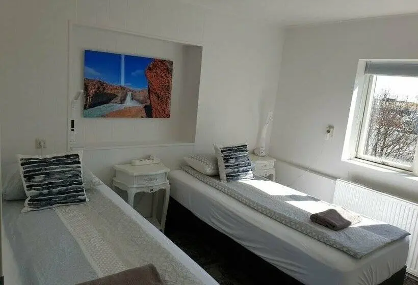 اتاق استاندارد با سرویس بهداشتی مشترک, Guesthouse Dyngja