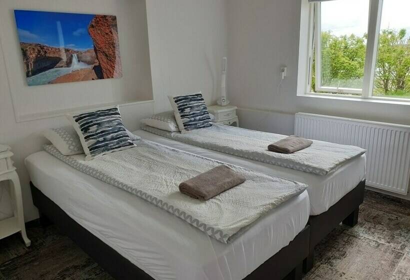 اتاق استاندارد با سرویس بهداشتی مشترک, Guesthouse Dyngja