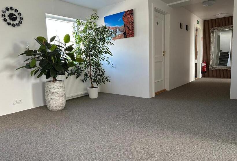 اتاق استاندارد با سرویس بهداشتی مشترک, Guesthouse Dyngja