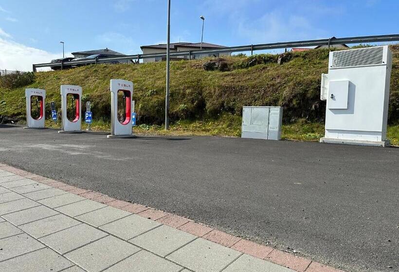 استودیوی استاندارد, Guesthouse Dyngja