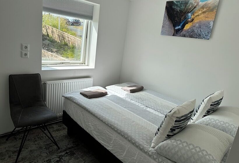 اتاق پایه با سرویس بهداشتی مشترک, Guesthouse Dyngja
