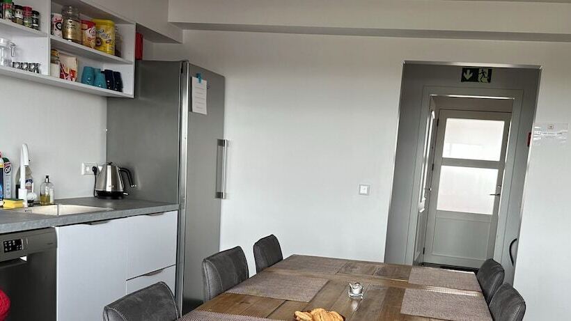 اتاق پایه با سرویس بهداشتی مشترک, Guesthouse Dyngja