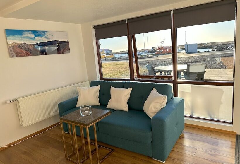 استودیوی استاندارد, Guesthouse Dyngja