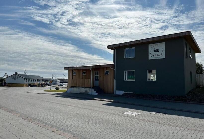 اتاق استاندارد سه تخته با سرویس بهداشتی مشترک, Guesthouse Dyngja