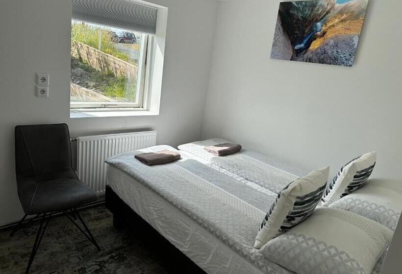 اتاق پایه با سرویس بهداشتی مشترک, Guesthouse Dyngja