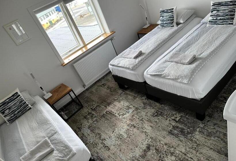 اتاق استاندارد سه تخته با سرویس بهداشتی مشترک, Guesthouse Dyngja
