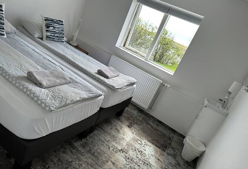 اتاق استاندارد با سرویس بهداشتی مشترک, Guesthouse Dyngja