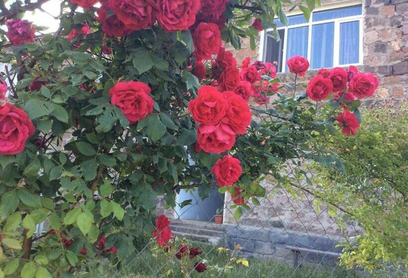 اتاق استاندارد سه نفره, Bed And Breakfast John And Lena