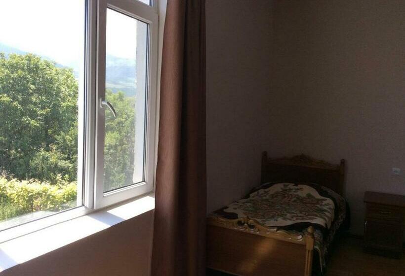 اتاق استاندارد سه نفره, Bed And Breakfast John And Lena