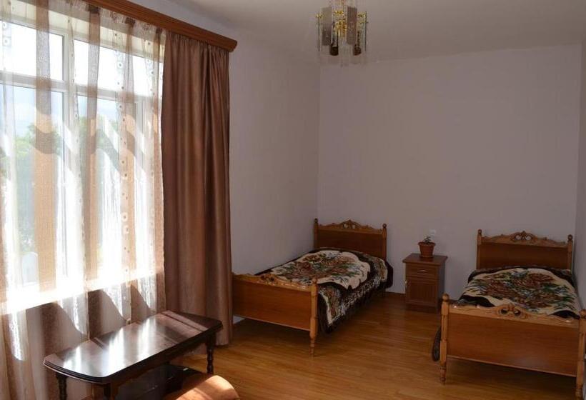 اتاق استاندارد سه نفره, Bed And Breakfast John And Lena