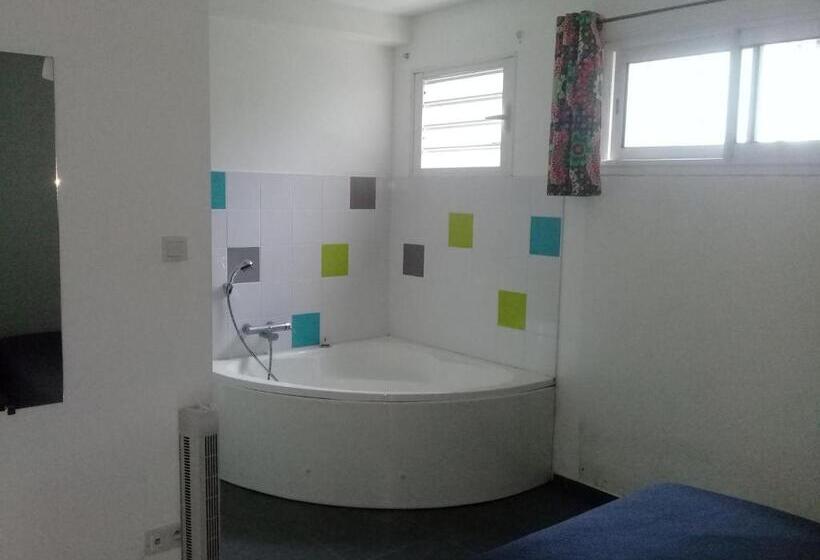 آپارتمان 1 خوابه همکف, Les Canneliers