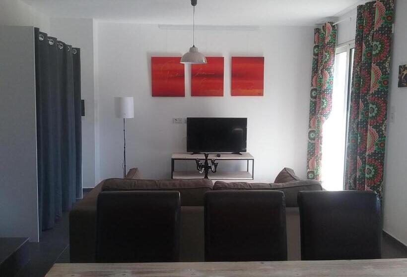 آپارتمان 1 خوابه همکف, Les Canneliers