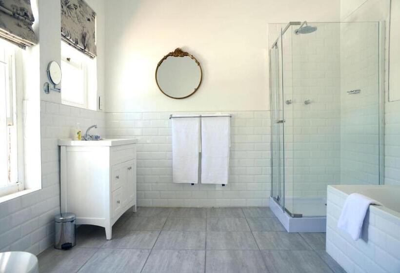 غرفة قياسية, The Sanctuary