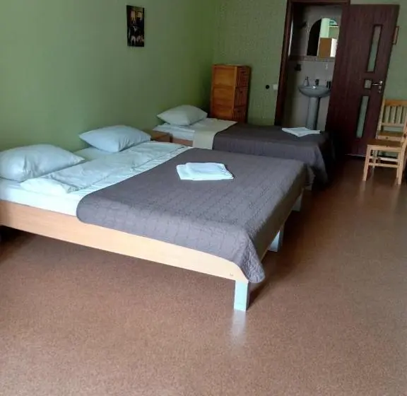Pokój Standard Trzyosobowy, Kardinal