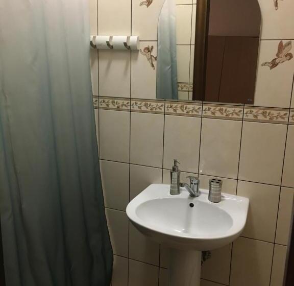 Camera Familiare, Kardinal