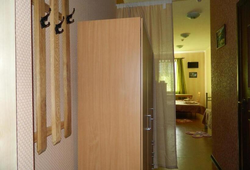 Camera Familiare, Kardinal