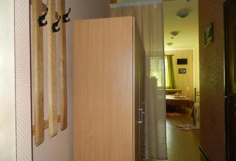 Pokój Rodzinny, Kardinal