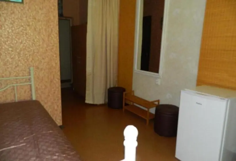 Pokój Rodzinny, Kardinal