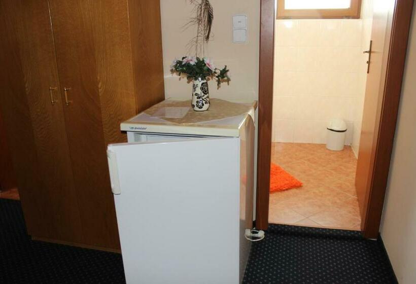 带2个卧室的公寓, Pension Lukas