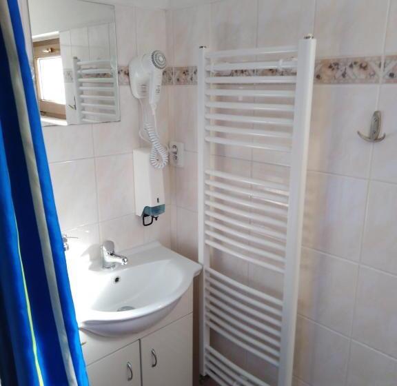 带2个卧室的公寓, Pension Lukas