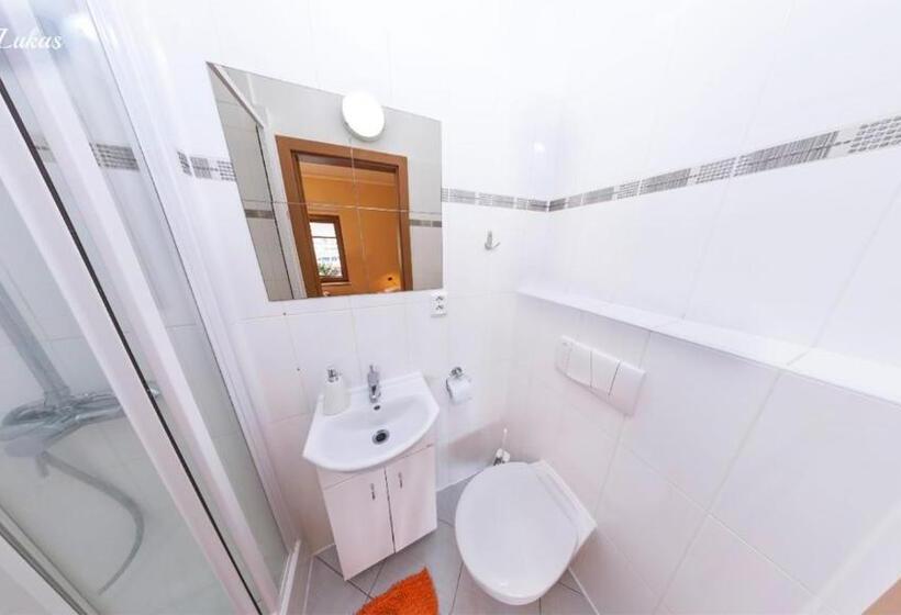 Standard Connecting Room, Pension Lukas