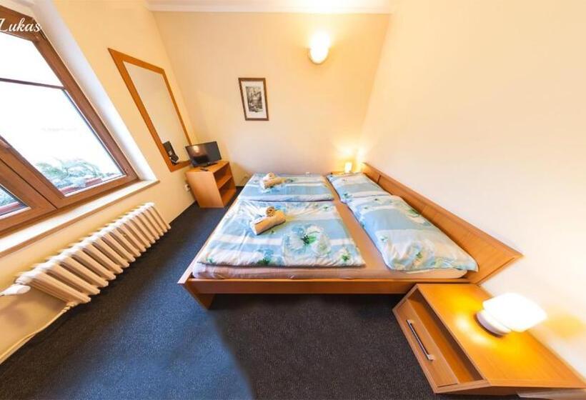 Standard Connecting Room, Pension Lukas