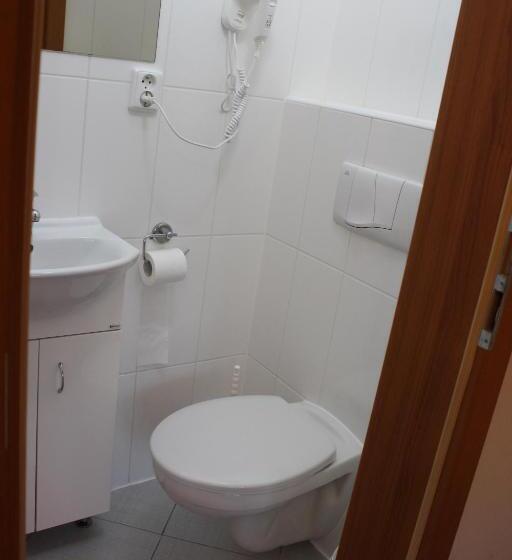 Standard Connecting Room, Pension Lukas