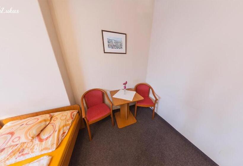 标准三人间, Pension Lukas
