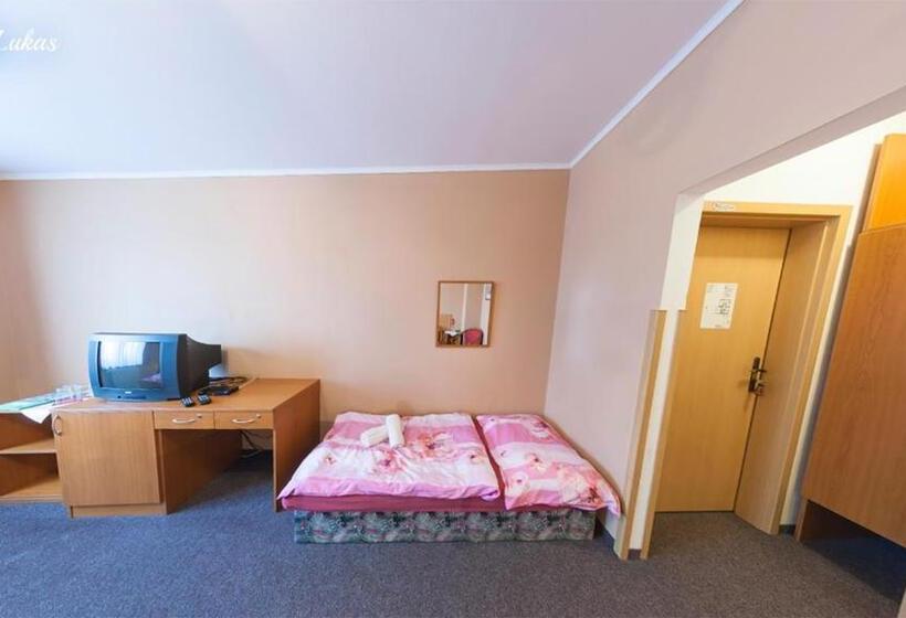 标准三人间, Pension Lukas