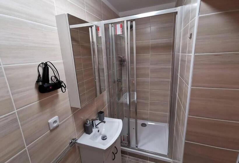 标准三人间, Pension Lukas