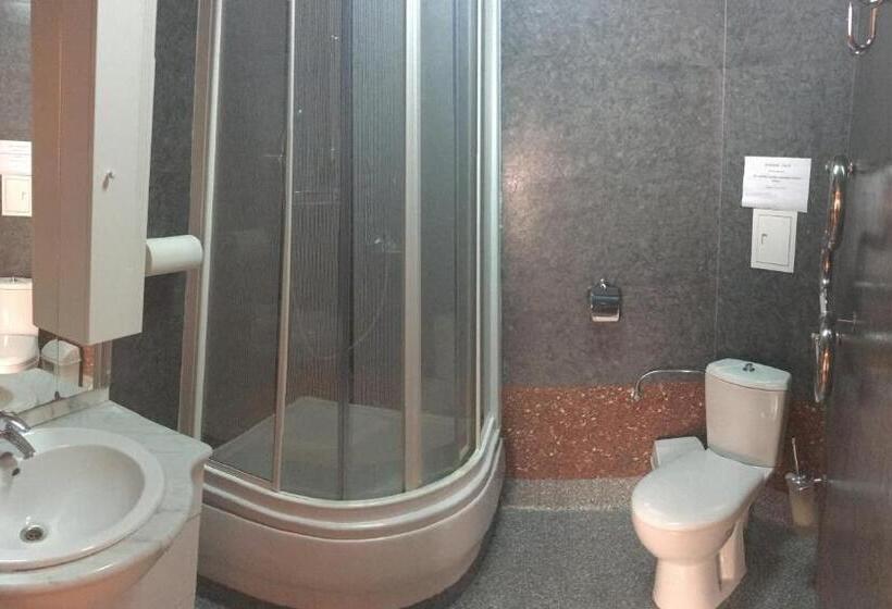 Camera Standard Bagno Condiviso, Smerekova Hata