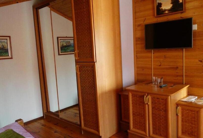 Camera Standard Bagno Condiviso, Smerekova Hata