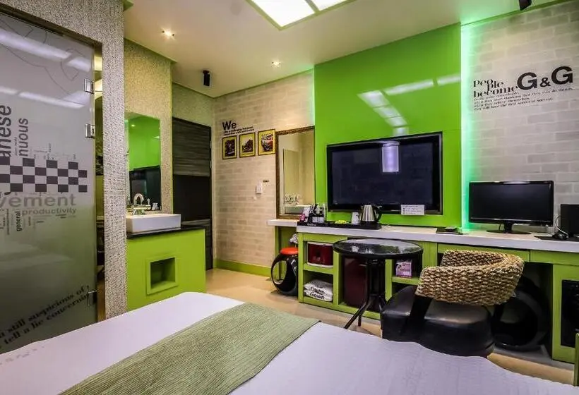 バスタブ付きスタンダードルーム, Jinju Gng Motel