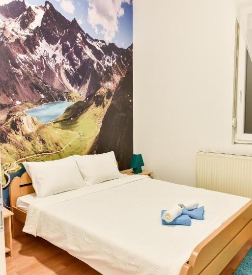 اتاق استاندارد با سرویس بهداشتی مشترک, Get Inn Skopje Hostel