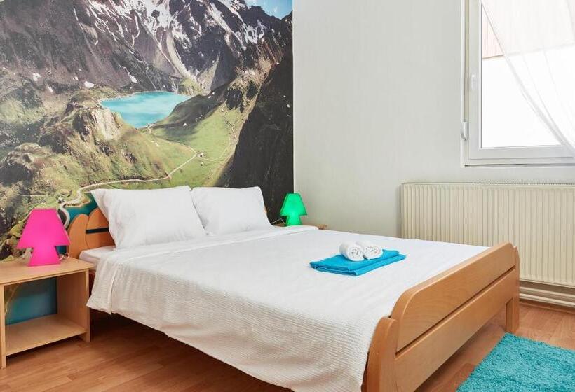 اتاق استاندارد با سرویس بهداشتی مشترک, Get Inn Skopje Hostel