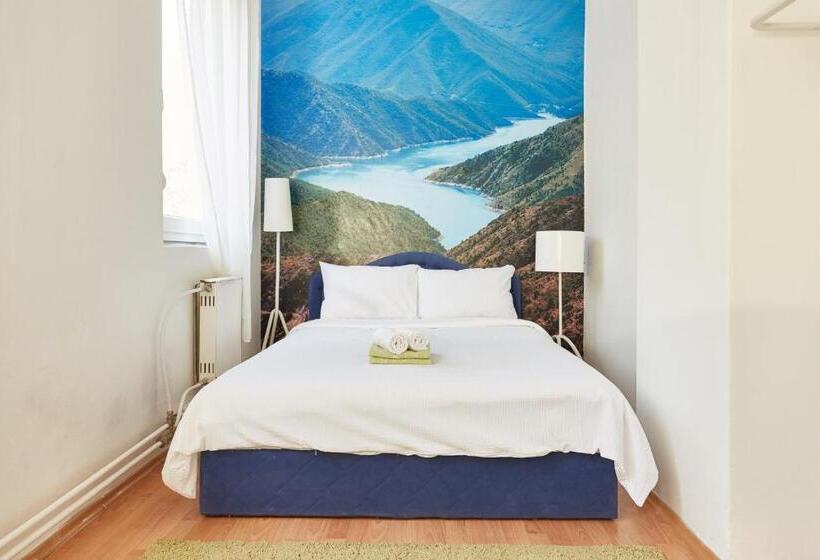 اتاق استاندارد با سرویس بهداشتی مشترک, Get Inn Skopje Hostel