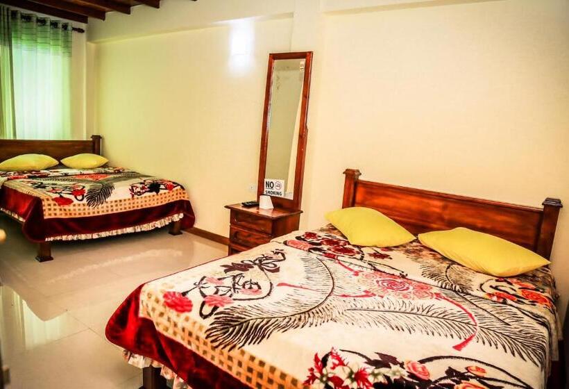 豪华三人间, Himawari Hills