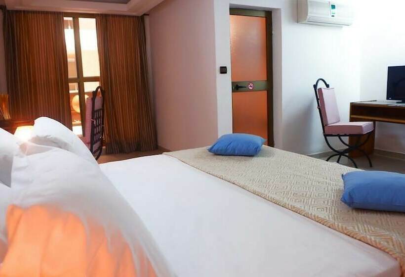 اتاق لوکس, Résidence Théresia