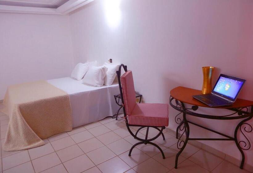 اتاق لوکس, Résidence Théresia